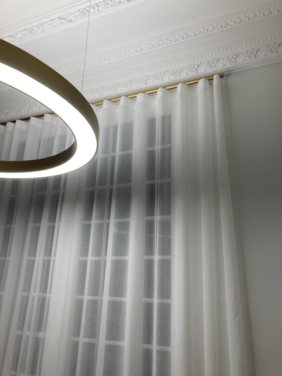 Tringles et voilages Wave dans un cabinet dentaire Marseille 13008