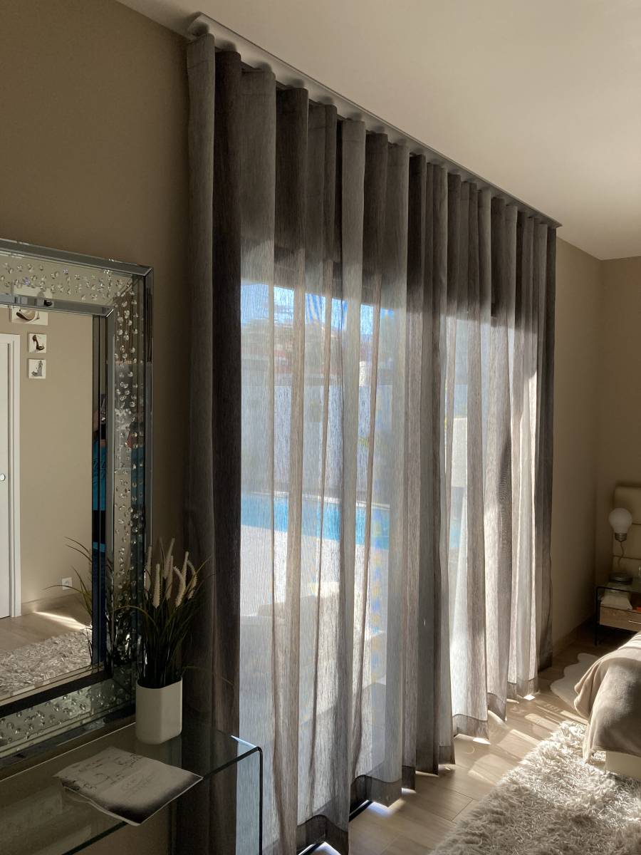 ARTISAN  fabrication voilage sur mesure wave à Marseille 8 eme