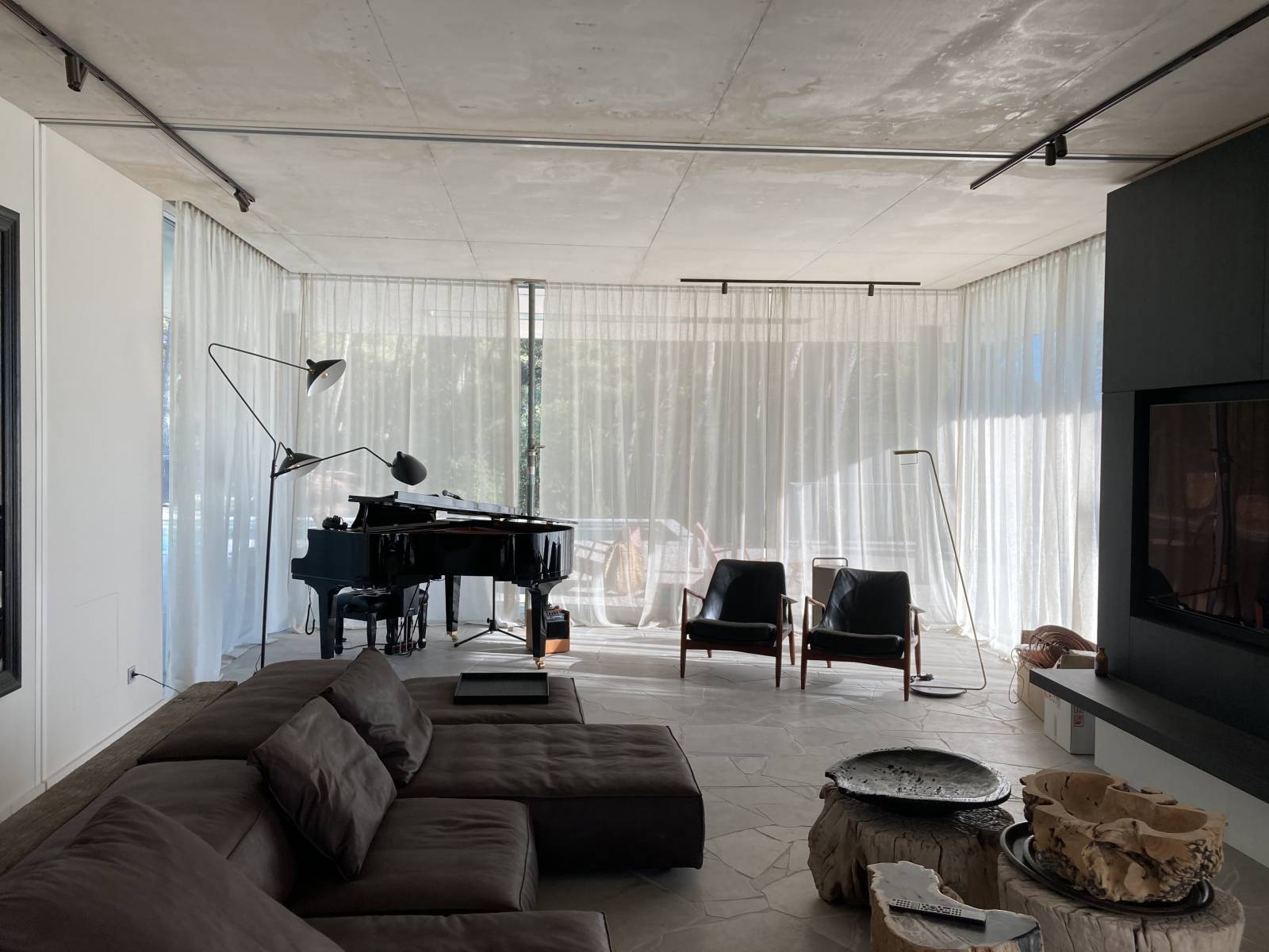  réalisations de confection et de pose de rideaux et de stores sur mesure à Marseille et en PACA